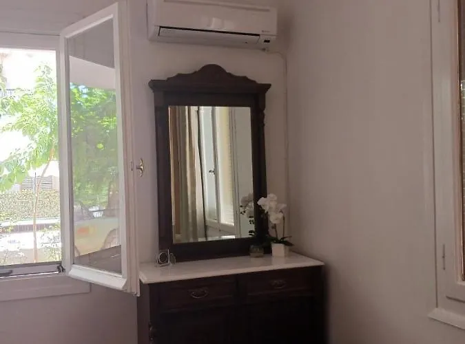 Vivari's Family House Дом отдыха