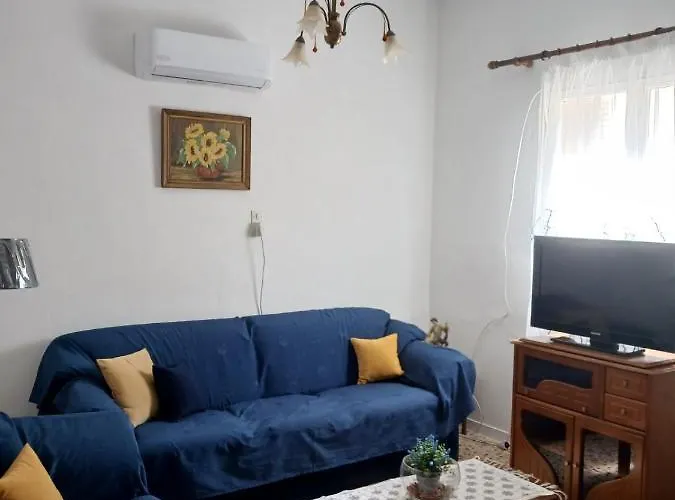 Vivari's Family House