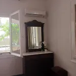 Vivari's Family House Tatil Evi